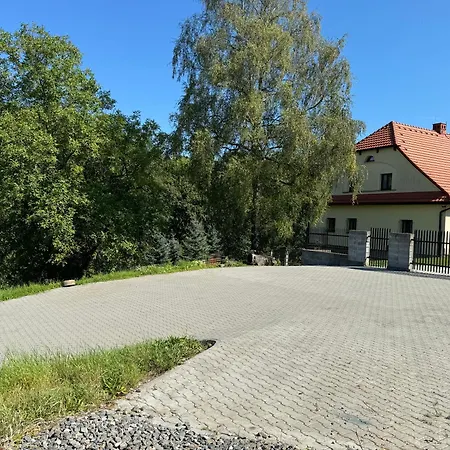 Kousek Raje *